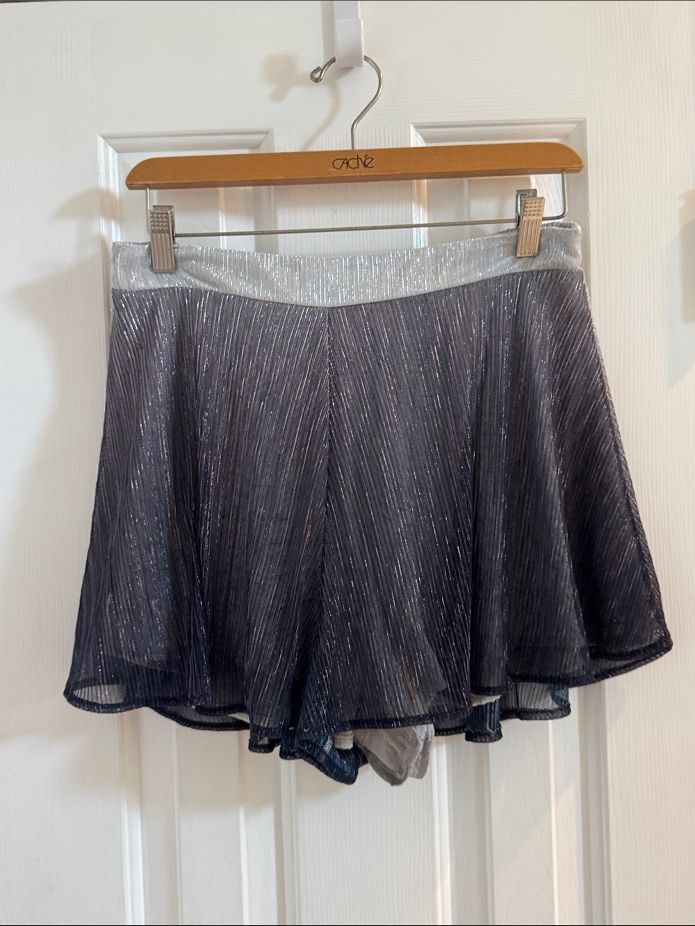 Show Me Your Mumu Carlos Swing Metallic Shorts - Picture 5 of 8